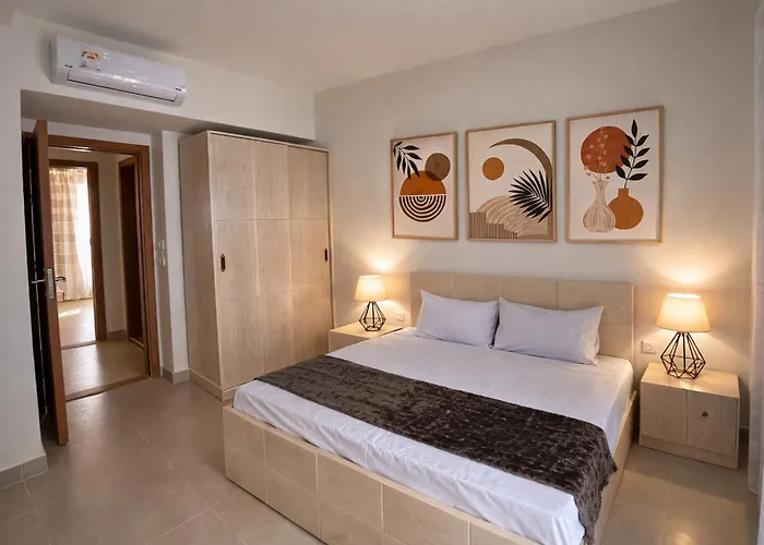 Stylish Makadi Heights 2br Lagoon-front *