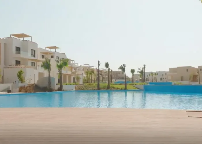 Apartment Stylish Makadi Heights 2br Lagoon-front *